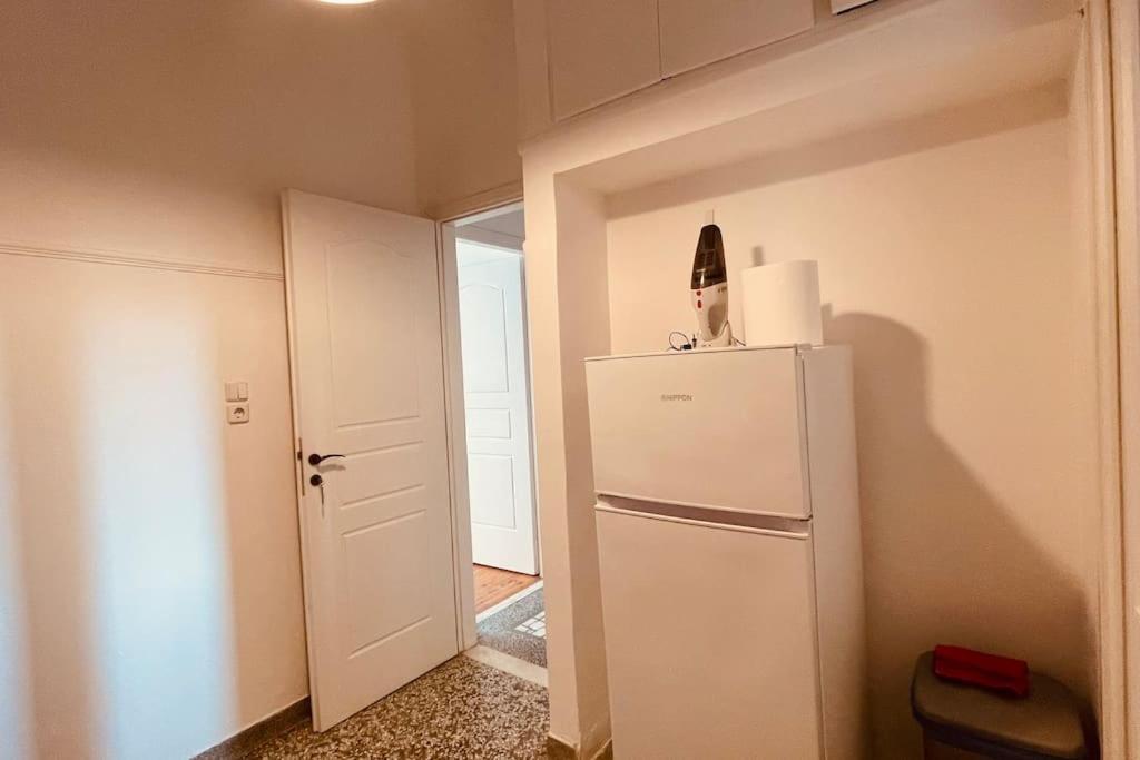 Daisy Apartment 15 Min To Acropolis Атина Екстериор снимка