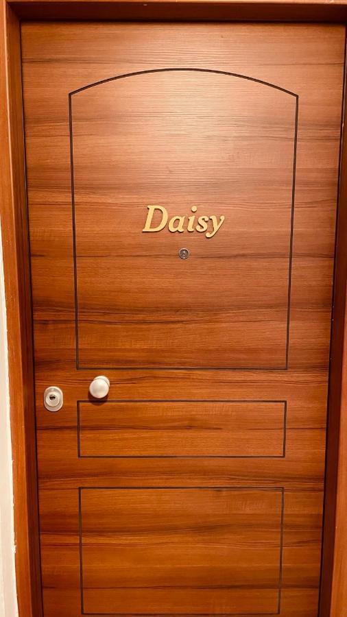 Daisy Apartment 15 Min To Acropolis Атина Екстериор снимка