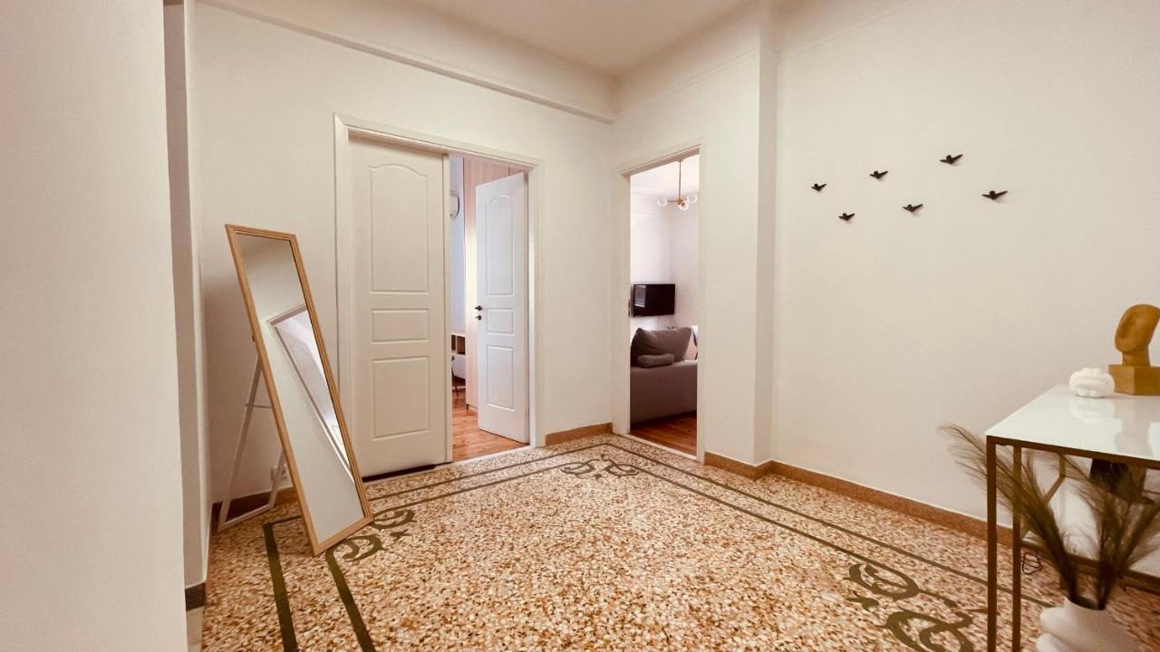 Daisy Apartment 15 Min To Acropolis Атина Екстериор снимка
